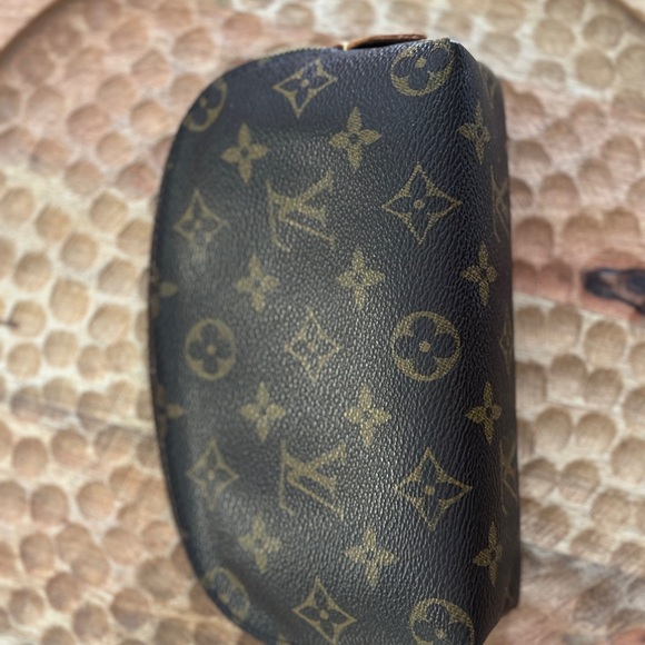 Louis Vuitton Cosmetic Pouch - Picture 2 of 7